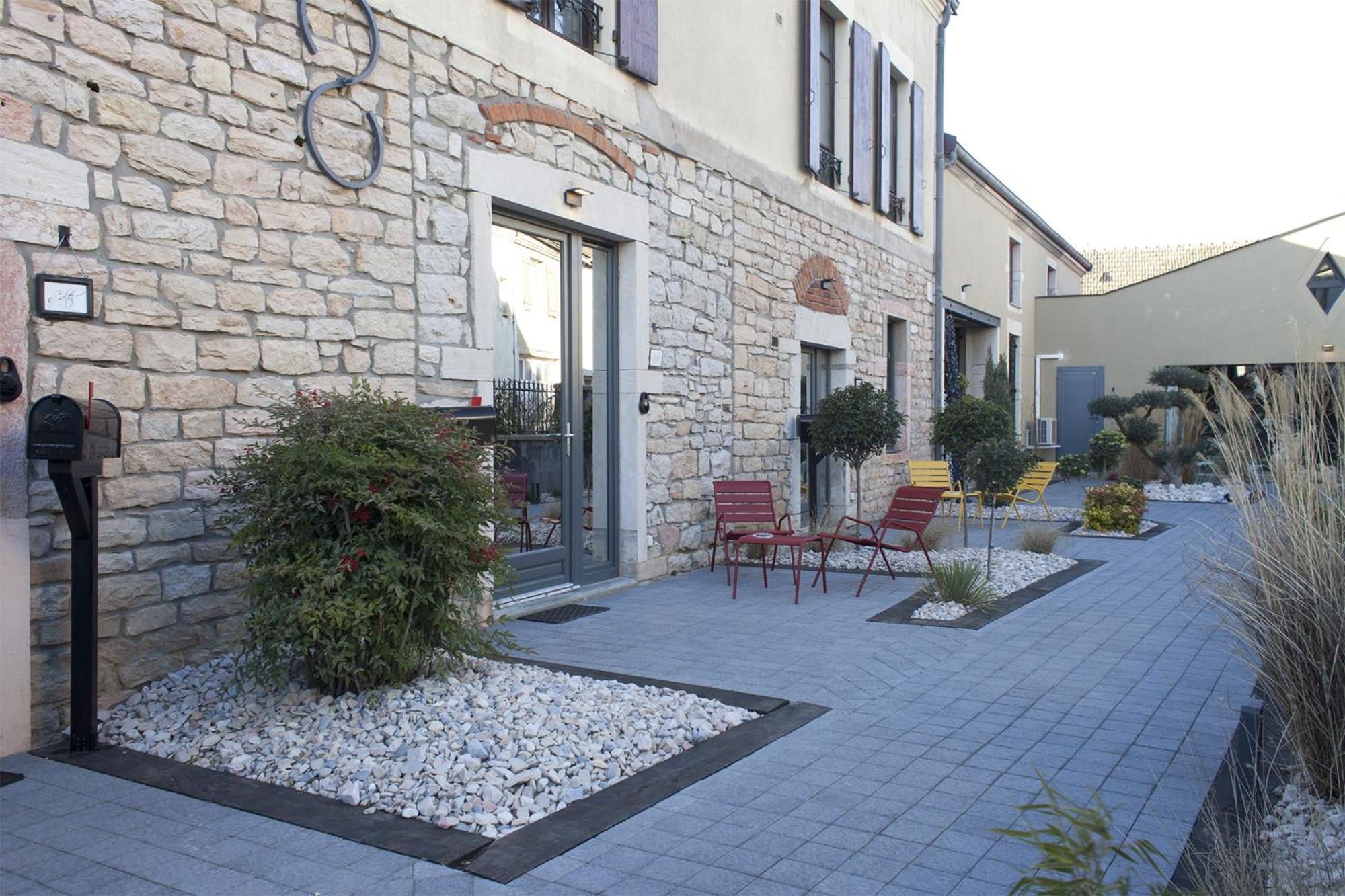 Appart Hotel Eugenie Louhans Exterior foto